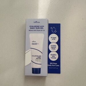 3 for $15: NEW ISNTREE Hyaluronic Acid Daily Sun Gel